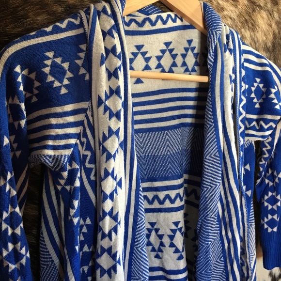 Aztec Print Cardigan - Picture 2 of 3